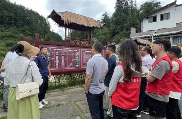 rLun_1693894465550038255.jpg 718 3.jpg